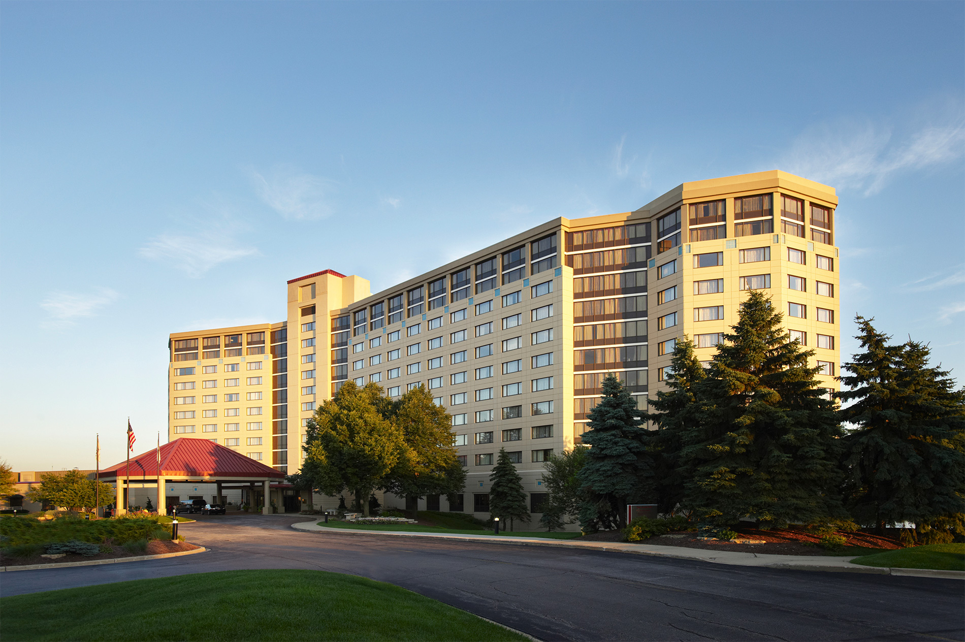 Hilton Chicago/Oak Brook Hills Resort & Conference Center Opens