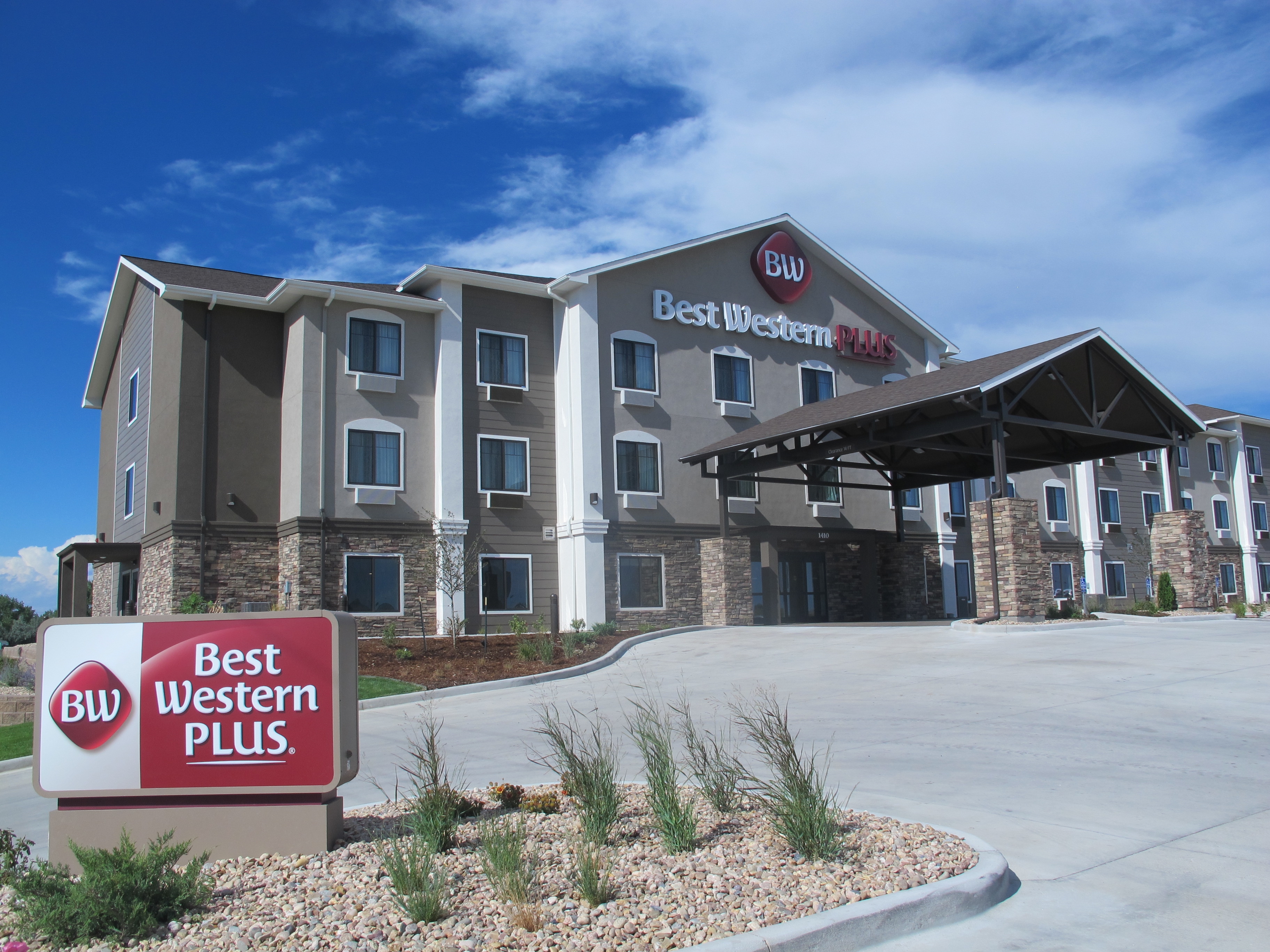 BEST WESTERN Plus Highland Inn Conference Centre Midland (Canada) Canada Best Western Plus Overland Inn & Suites Joins World’s Largest Hotel Chain
