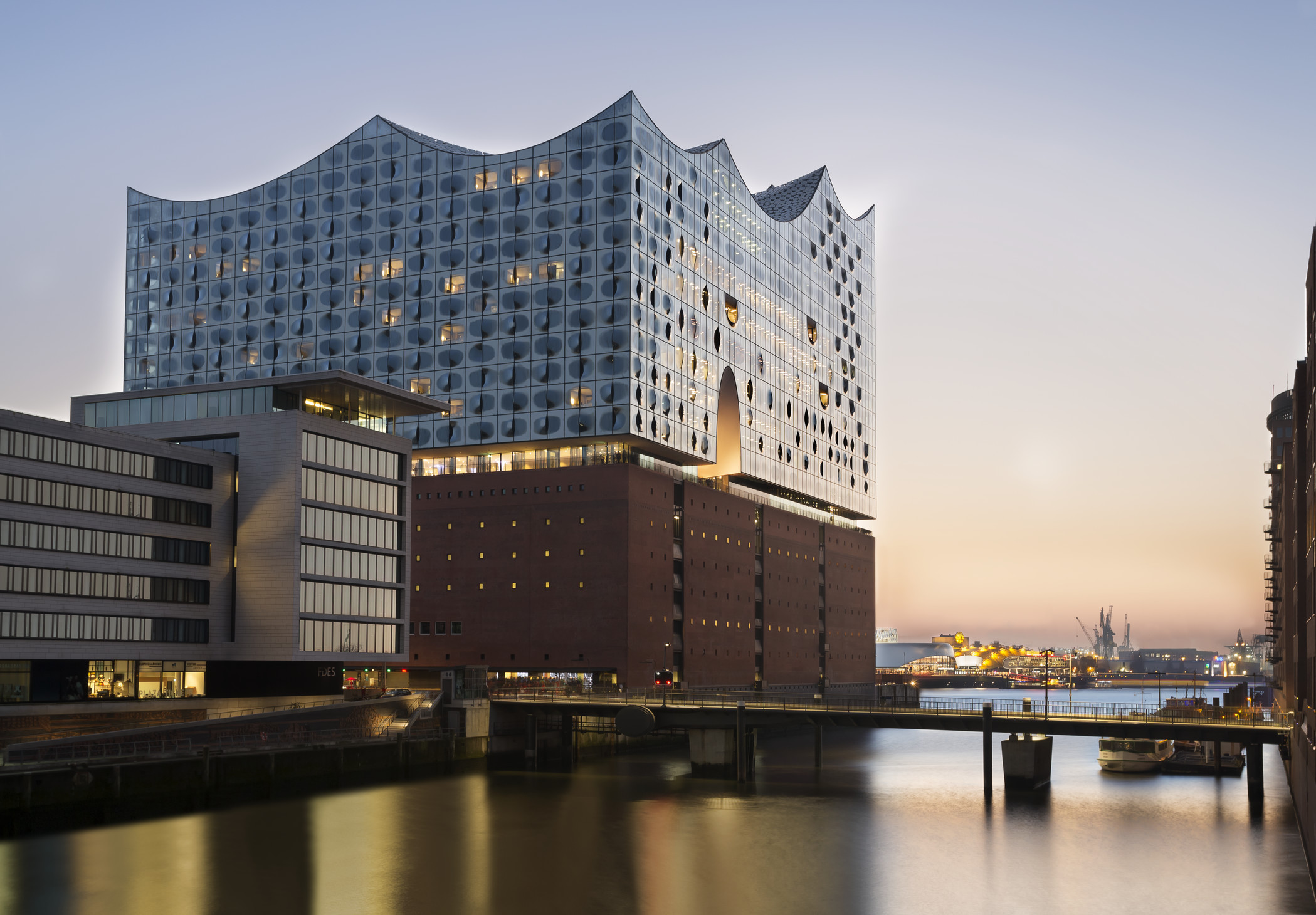  Westin  Hotels Resorts Arrives in Hamburg 