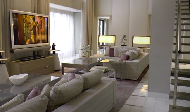 Suite at the Mandarin Oriental Paris — Photo by EHL