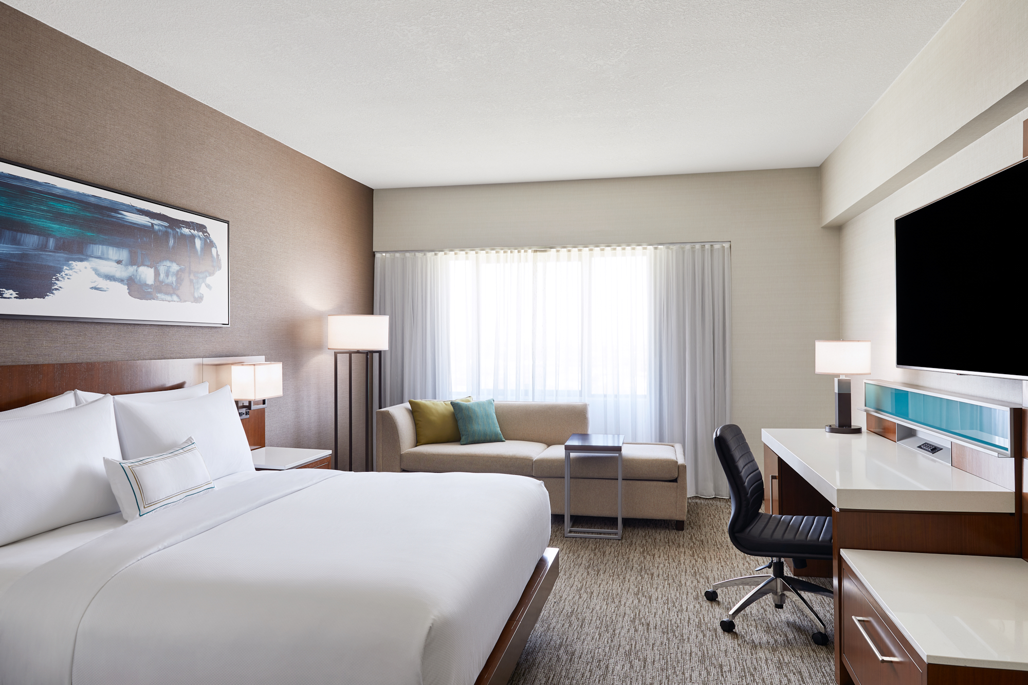 Delta Hotels by Marriott Phoenix Mesa - hotel rooms