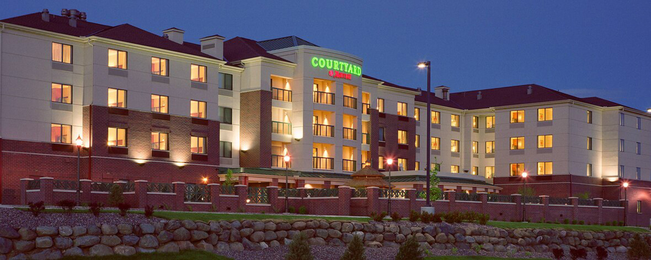  Courtyard by Marriott Madison East— Photo by Satori Collective