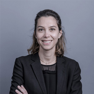 Navigating the Delicate Dance: Balancing Work and Motherhood