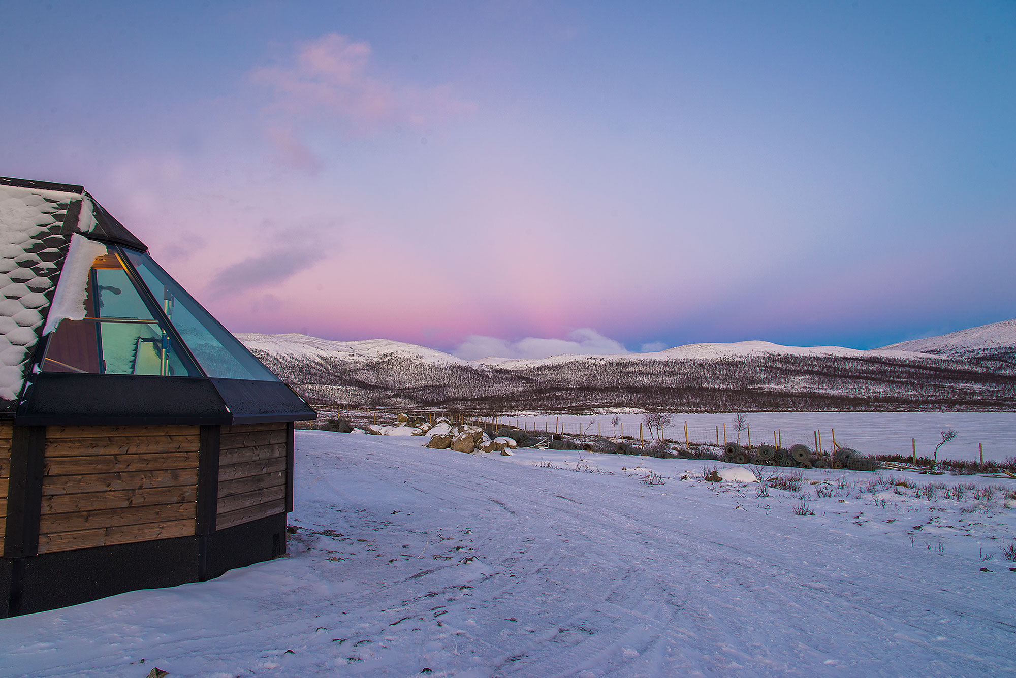 Arctic Land Adventure Glass Igloos — Photo by Booking.com