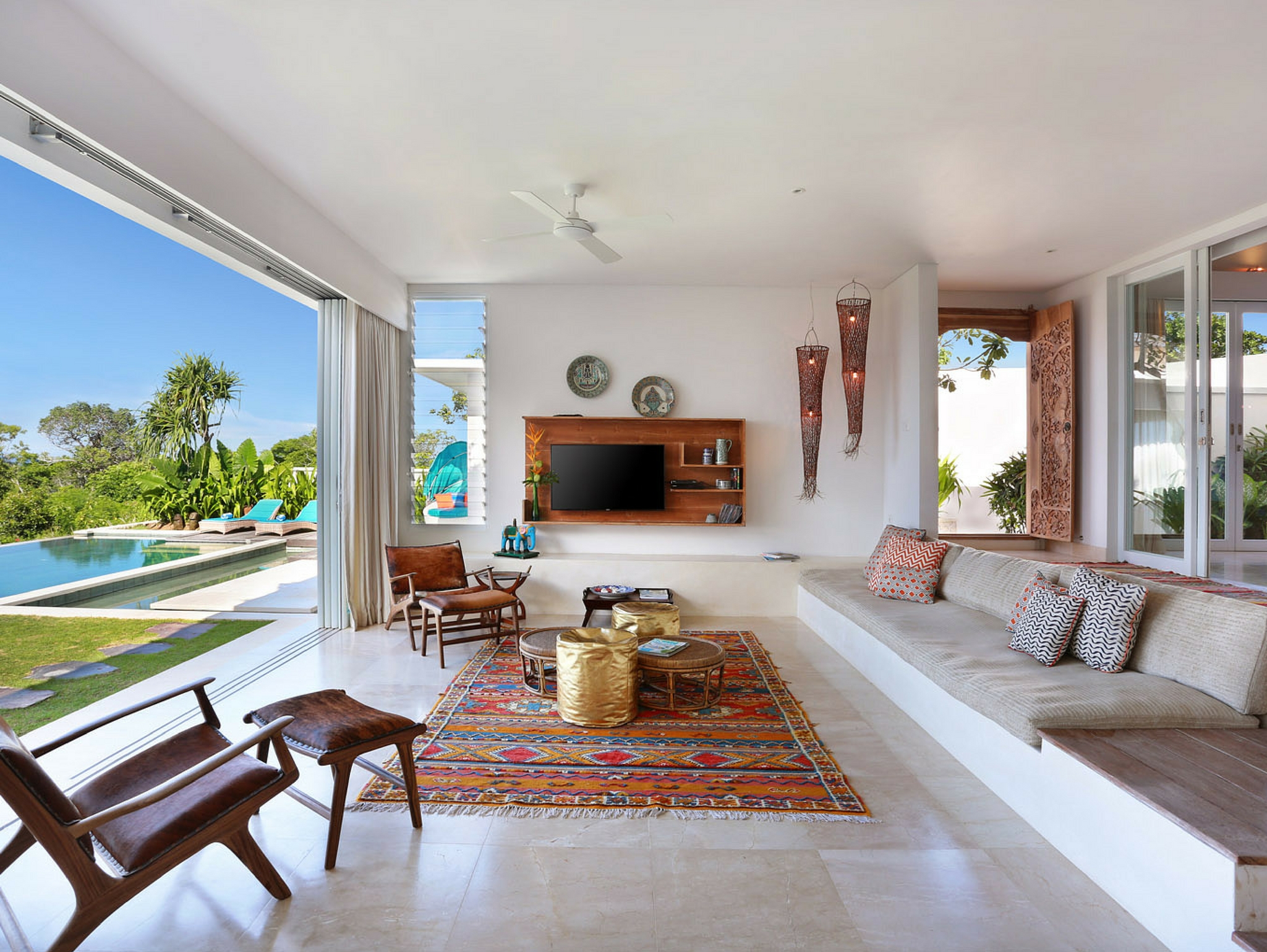 353 Degrees North — Photo by Booking.com