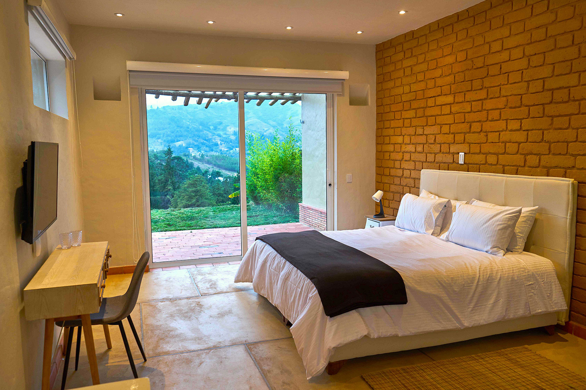 Hotel Alma — Photo by Booking.com