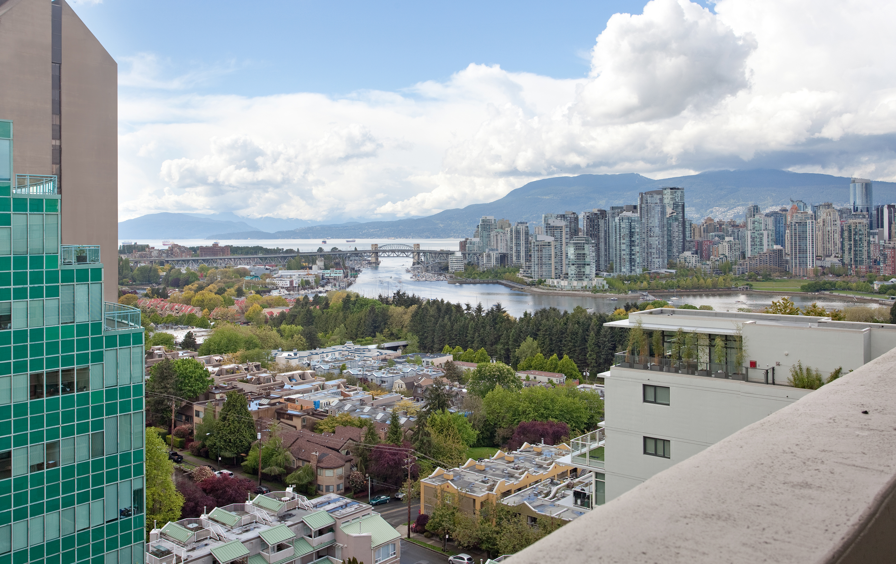 Views from the Holiday Inn Vancouver Center - Photo by IHG