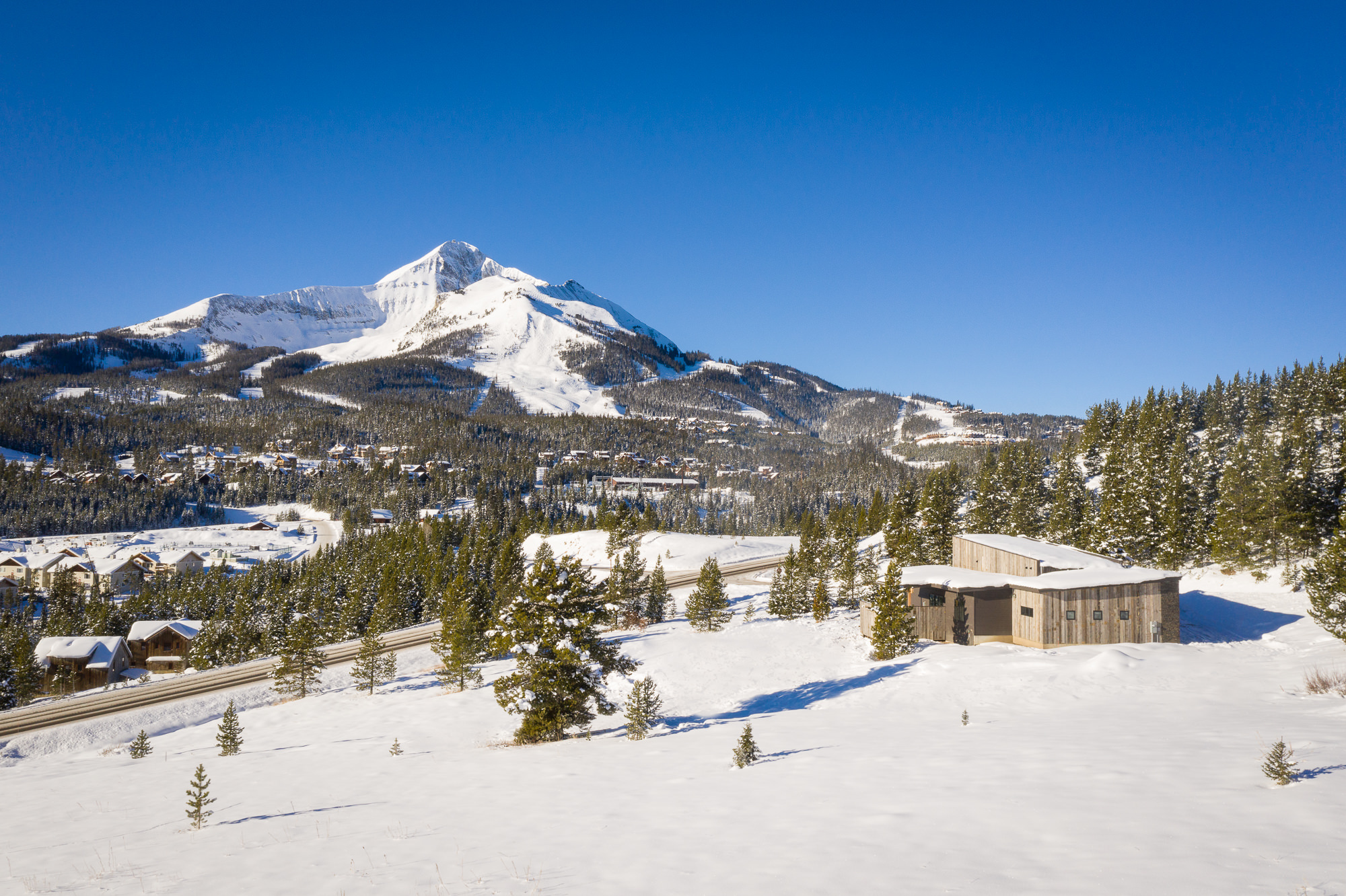 New Modern House with Unreal vVew of Lone Peak!! (Big Sky, MT, USA) — Photo by Airbnb