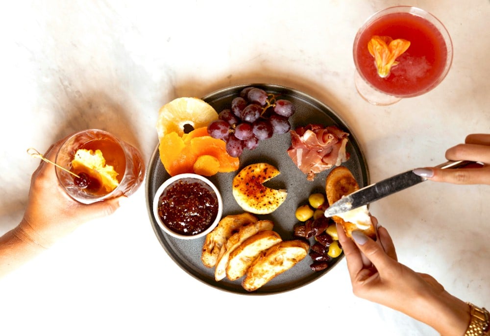 Poppy’s Lounge — Photo by Hilton