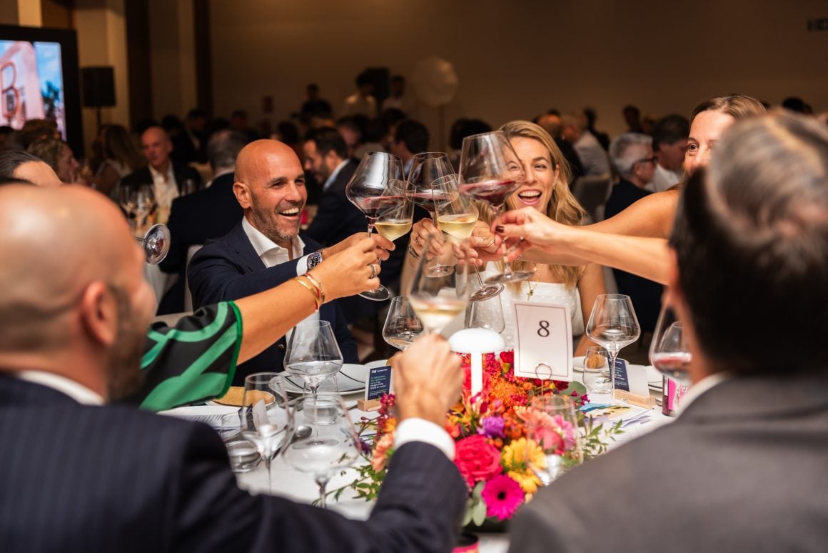 A toast to excellence — celebrating the best in luxury hospitality — Photo by Shiji