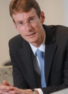 Dr Stefan Güldenberg