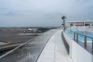 These photos show why the TWA Hotel is getting so much buzz over its rooftop pool and bar