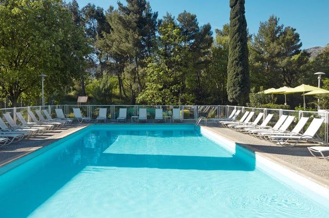 Accor: Our Planet, Our Commitment: Bats, Birdhouses and Organic Harvests near Marseille