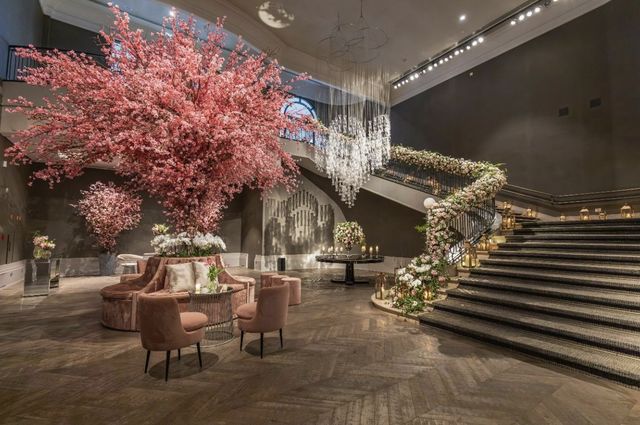 Luxury hospitality: towards a narrative with meaning and purpose