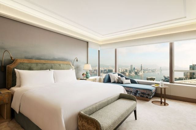 The Hong Kong Suite: A Celebration of Hong Kong by Island Shangri-La