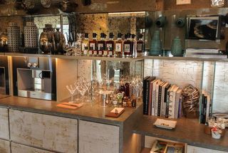 Luxury hotels and a ‘sense of place’: Brand identity and experiences