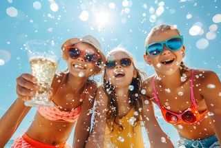 8 Holiday Campaign Ideas Guests Love: Email Templates for Your Hotel