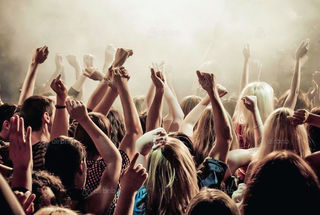 Airbnb Reveals ‘Tour Tourism’ Is Driving Holiday Spending