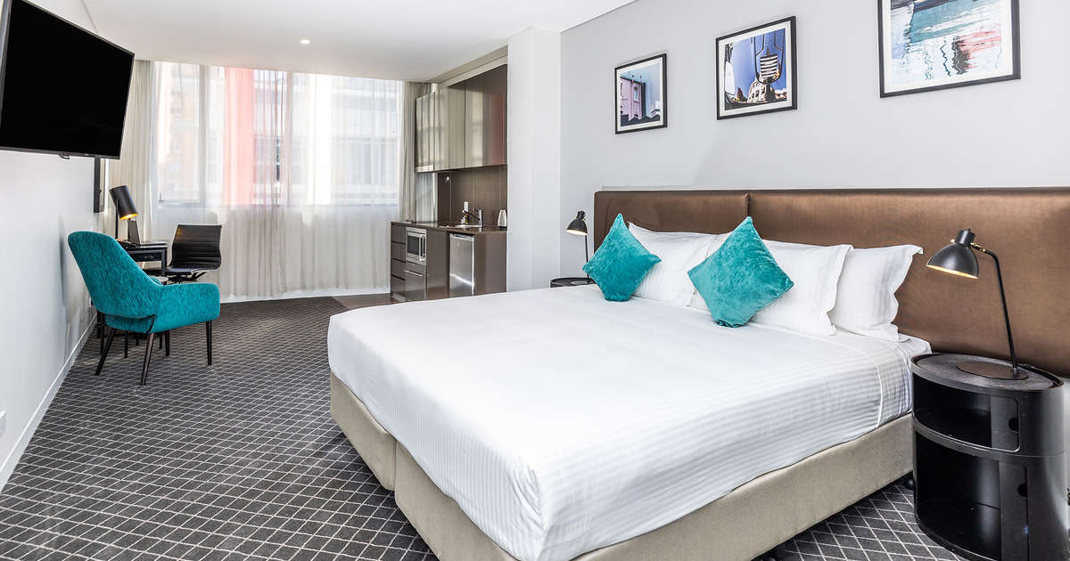 IHG Hotels & Resorts opens Holiday