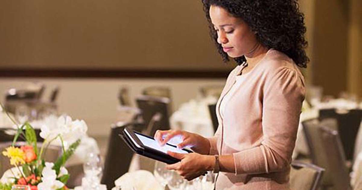 From Digital Disruption to Dominance: Redefining Hotel Group Sales for the Digital Era