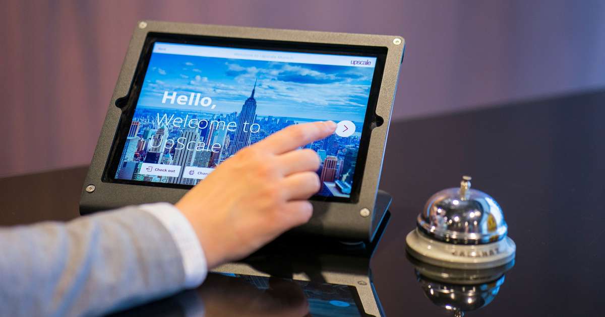 Why Automation is the Ally of Hotel Staff, and Not Their Replacement