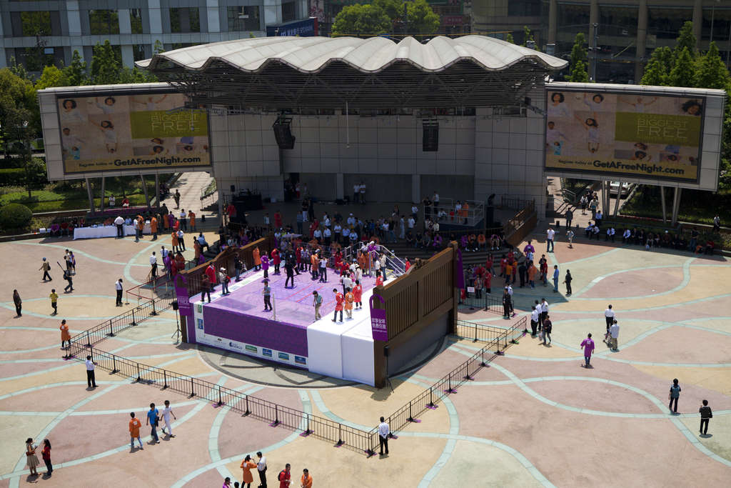 IHG hosts the World’s Biggest BedJump to celebrate the World’s Biggest