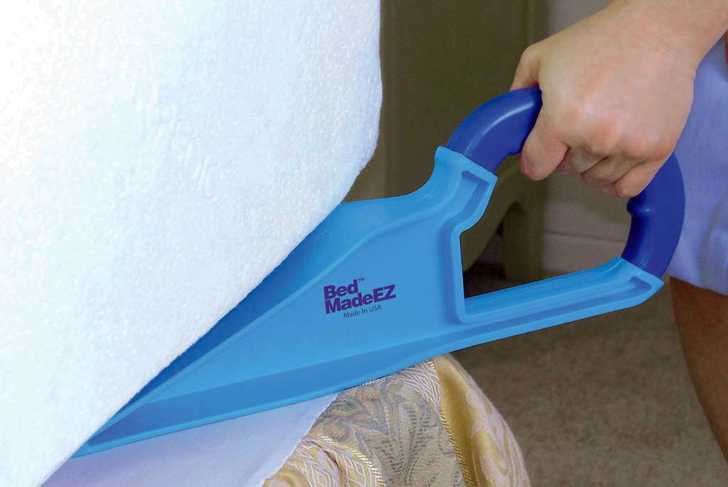 mattress lifter for making bed