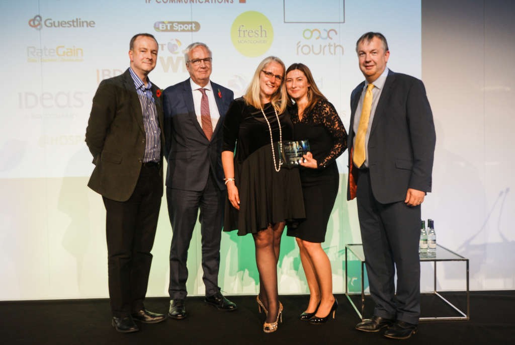 ‘2016 HOSPA Hospitality Finance Professional of the Year’ (from left to right): Stuart Collins, Partner, award 
sponsor BDO; HOSPA Chairman Chris Upton; HOSPA Chief Executive Jane Pendlebury; the winner Janine 
Marshall, Executive Assistant Director, One Aldwych, London; and Paul Nisbett, Chairman of HOSPA’s Finance 
Committee. — Photo by HOSPA