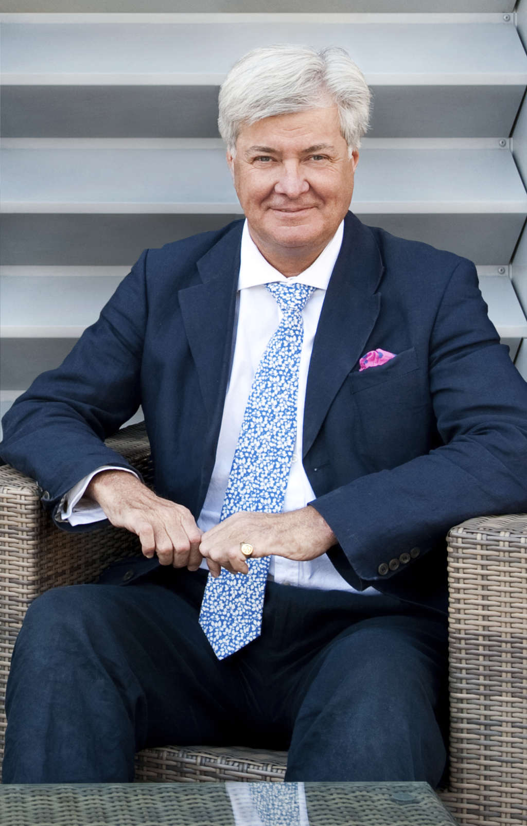 Robin Sheppard, on behalf of Bespoke Hotels, makes significant donation to Oxford School of Hospitality Management to support student learning