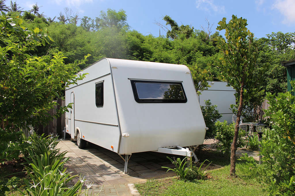 Kenting Houbihu Camping Car B&B — Photo by Booking.com