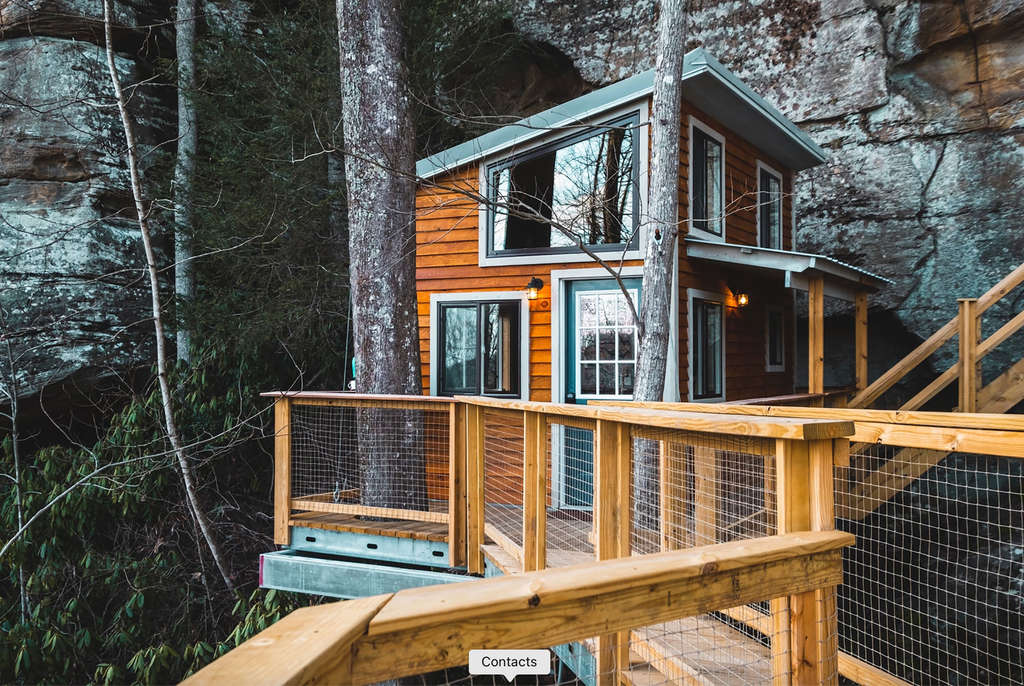 Cliff Dweller: Spend a night Suspended from the Ridgeline! — Source: Airbnb