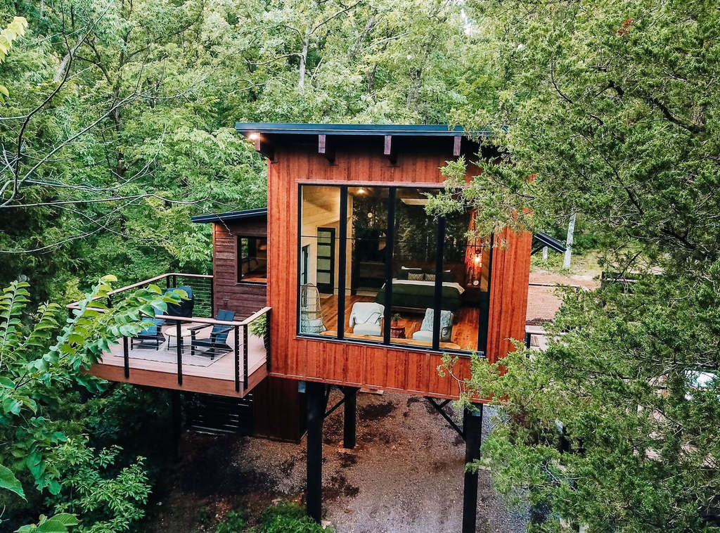 TreeLoft at BaseCamp (Perryville, MO, United States) — Waylon & Kaci Richardet