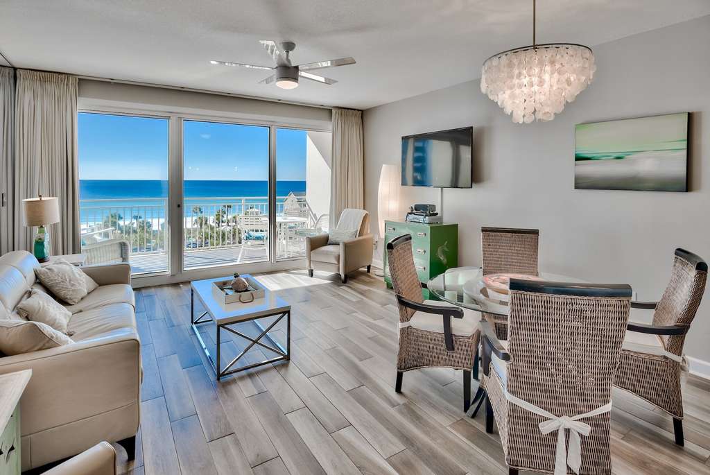 Ocean Paradise - Beach views in perfect location (Destin, Florida, United States)— Source: Airbnb