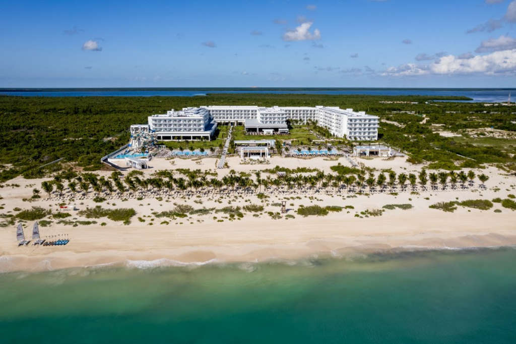RIU remains committed to Mexico and opens its third hotel in Costa