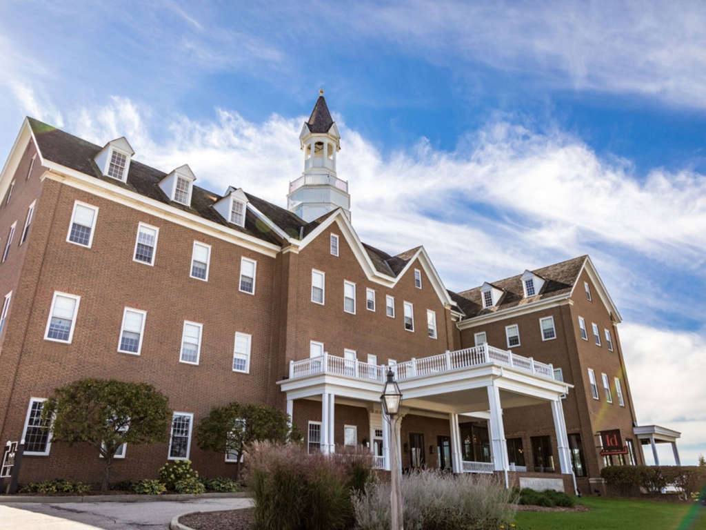 Delafield Hotel – Delafield, WI — Photo by BLLA