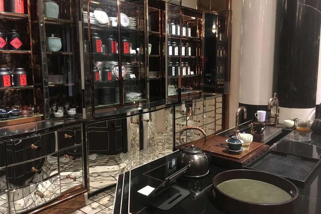 Rosewood Hong Kong, Holt's Café — © Suzanne Godfrey