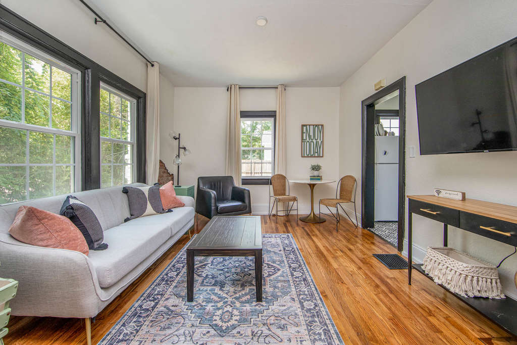 Uniquely renovated 1 br. apartment with parking — Source: Airbnb