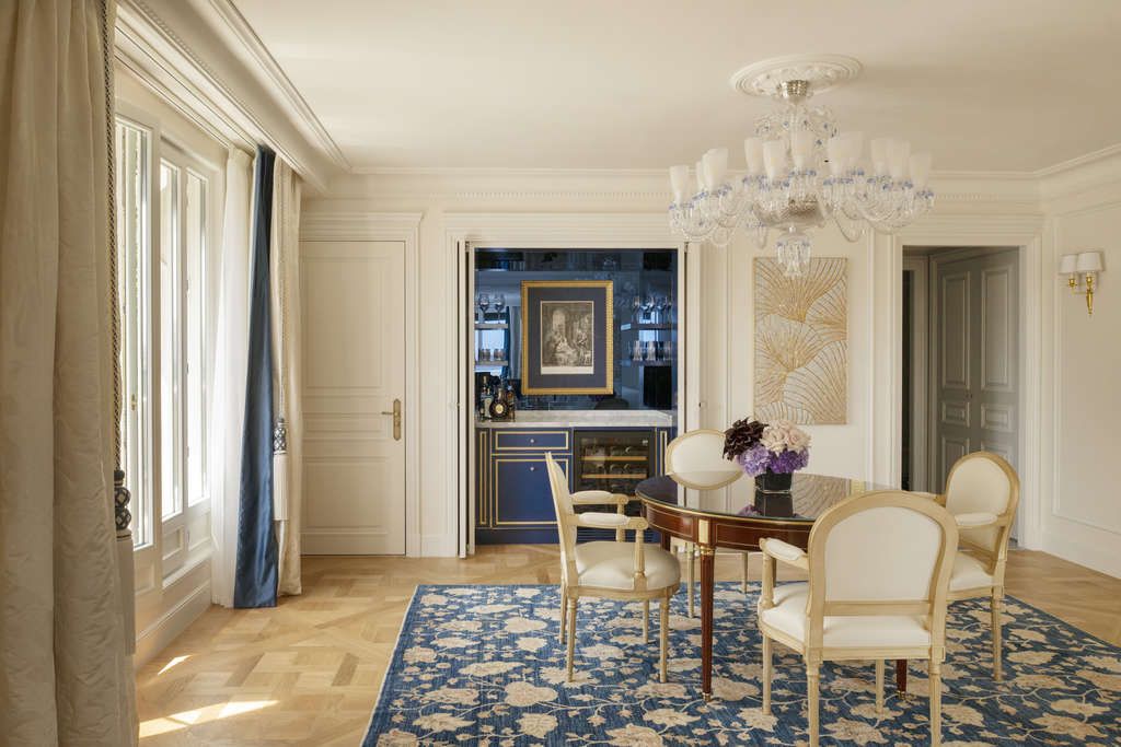 GEORGE V PARIS SETUP XL-2XL Four Seasons George V (Paris, Île-de-France) Hotel Reviews