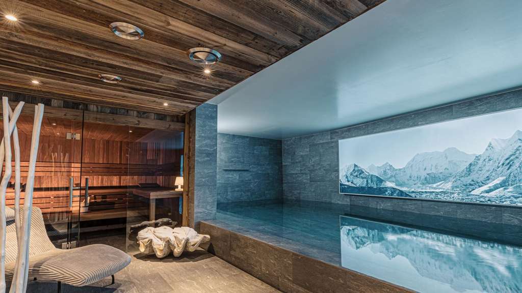 Val d'Isere Luxury Chalet — Photo by The Luxury Chalet Company